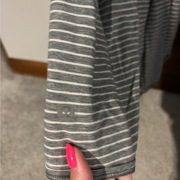 Lululemon- Gray and White Striped Sleeveless Top - Picture 3 of 4